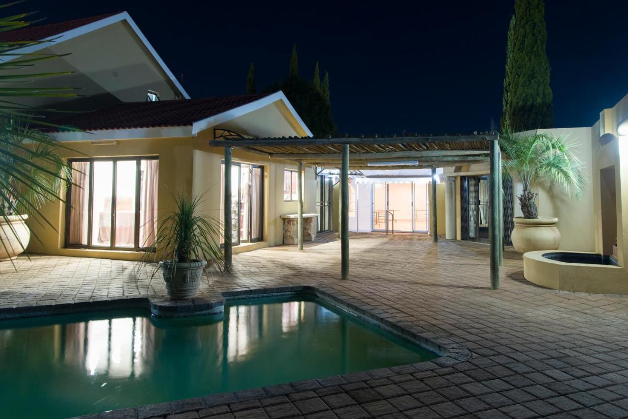 Toscana Estate Блоемфонтейн Екстериор снимка